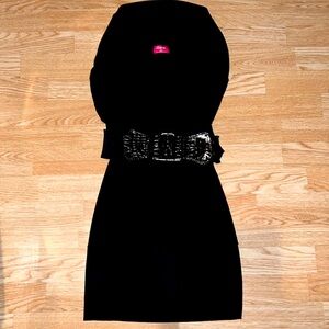 Shasa Short Sleeve Sweater Dress with Belt Size Medium